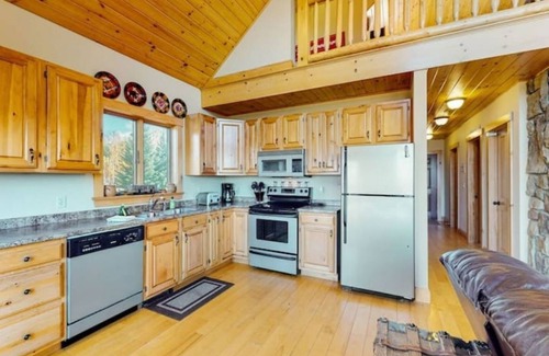 Greenwood Cabin | Cozy Cabin, Big Views. Maine Mountain Retreat