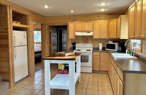 Hayward Cabin | Cozy Cabin close to LCO & Grindstone Lakes, minutes from Hayward & Stone Lake