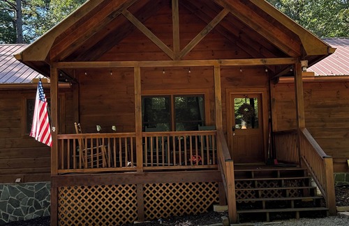 Ellijay Cabin | Cozy cabin, close to town, fence, gameroom, dogs ok, firepit, great for families
