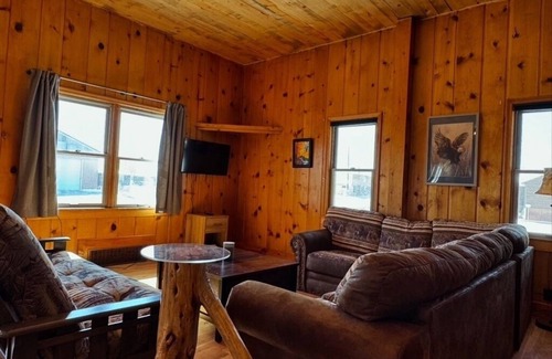 Big Piney Cabin | Cozy cabin conveniently located for fisherman on the Green River in Wyoming