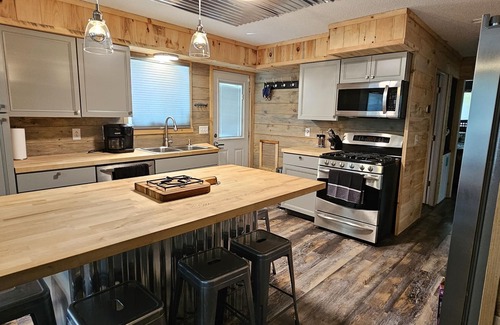 Dayton House | Cozy Cabin/Home with Pool Table 5 minutes from Chickamauga Lake