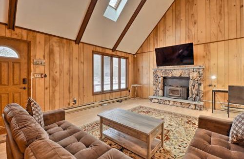 Blakeslee House | Cozy Cabin Hotub Fire Place Fire Pit 4 bedroom