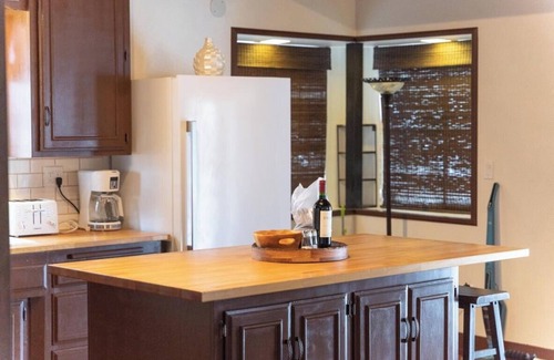 Running Springs House | Cozy Cabin in downtown Running Springs!nMinutes to Lake Arrowhead!