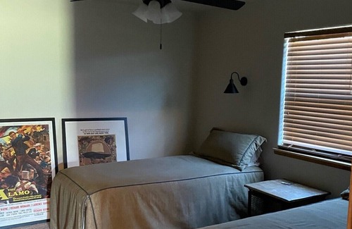 Llano Cabin | Cozy cabin in Llano Texas on an Equestrian Ranch.