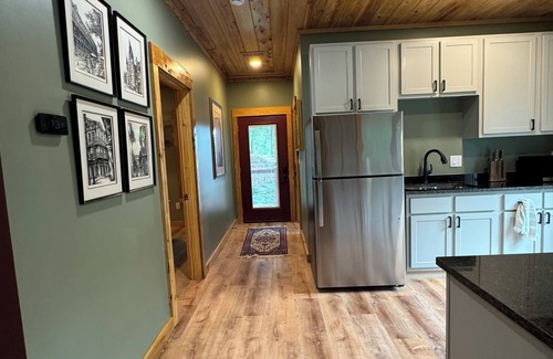 Sardis Cabin | Cozy cabin in lovely Sardis with WiFi, AC