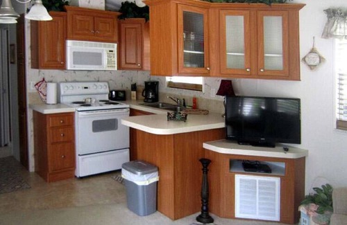 Lake Panasoffkee Cottage | Cozy Cabin in riverfront resort
