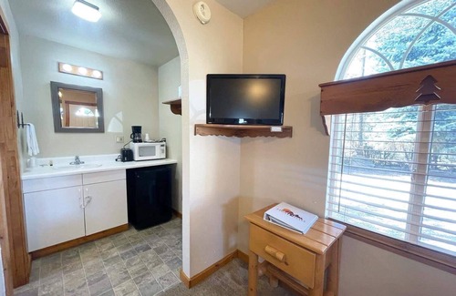Zion National Park East Entrance Cabin | Cozy Cabin in Southern Utah! Close to Zion!