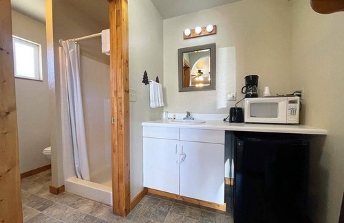 Zion National Park East Entrance Cabin | Cozy Cabin in Southern Utah! Close to Zion!