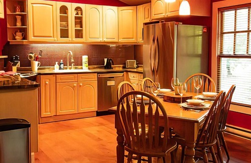 Tobermory House | Cozy Cabin in the Forest