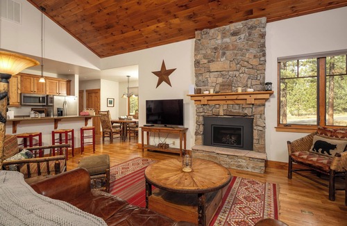 Grizzly Ranch Cabin | Cozy Cabin in the High Sierras