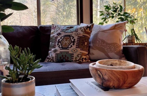 Baring Cabin | Cozy cabin in the shadow of Mt. Baring