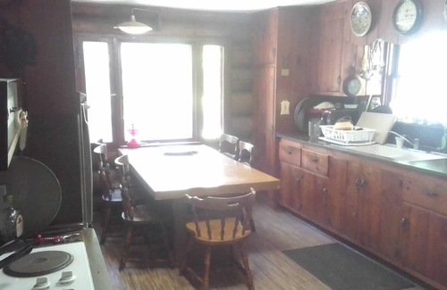 Lake Luzerne Cabin | Cozy cabin in the woods