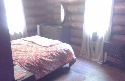 Lake Luzerne Cabin | Cozy cabin in the woods