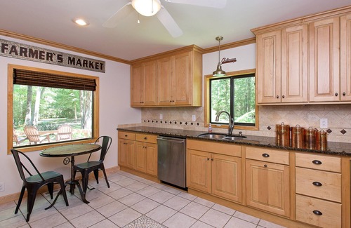 Rising Fawn Cottage | Cozy cabin in the woods! 5 Min. to Cloudland Canyon. 30 min. to Chattanooga