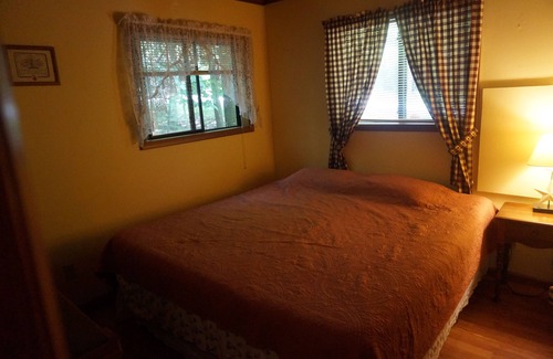Lake Ariel Ski Chalet | Cozy Cabin in the Woods