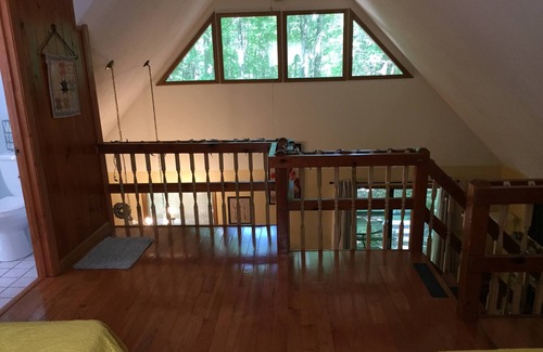 Lake Ariel Ski Chalet | Cozy Cabin in the Woods