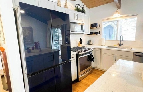 Big Bear Cabin | 🌟COZY CABIN IN THE WOODS! 🌟Hot Tub, PRIVATE 3/4 ACRE, AC