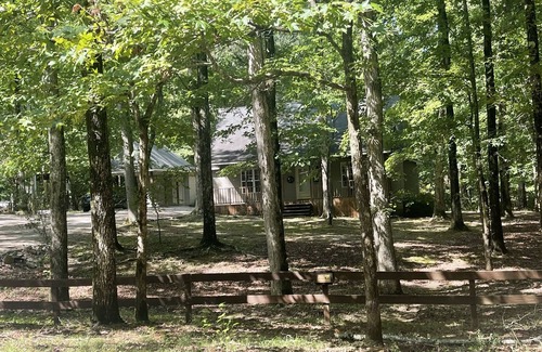 Lutts Cabin | Cozy, cabin in the woods perfect for hanging out.