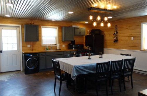 Millerton House | Cozy Cabin in the woods with pool table!