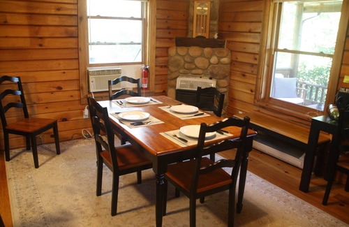 Fort Valley Cabin | Cozy cabin in tranquil Fort Valley with AC, WiFi