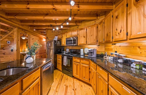 Gatlinburg - Pigeon Forge Cabin | Cozy Cabin, King Beds, Hot Tub, Games, Easy Roads