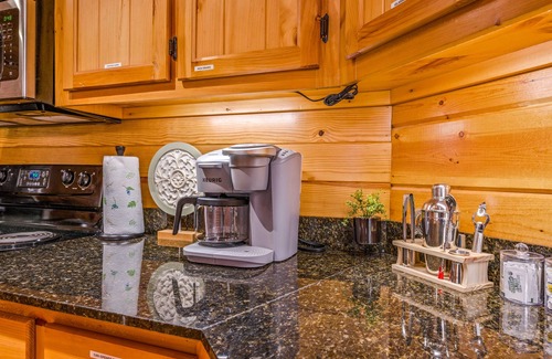 Gatlinburg - Pigeon Forge Cabin | Cozy Cabin, King Beds, Hot Tub, Games, Easy Roads