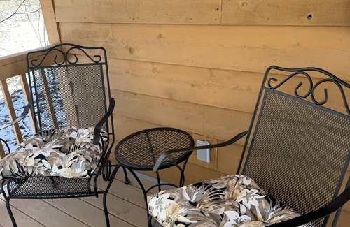 Wisconsin Dells Cabin | Cozy Cabin Located Just Outside of Wis Dells- Cabin B