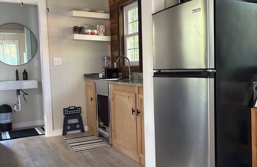 Old Fort Cottage | COZY CABIN minutes from Catawba Falls, and near beautiful Blue Ridge Mountains