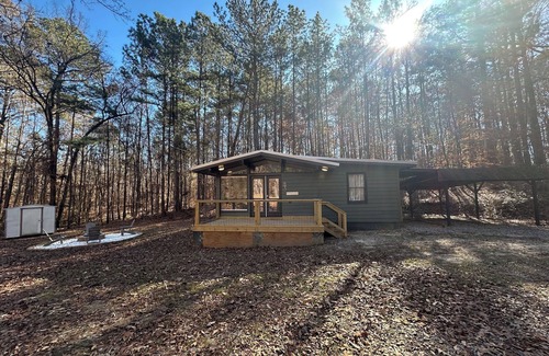 Cataula Cabin | Cozy Cabin Near Callaway Gardens
