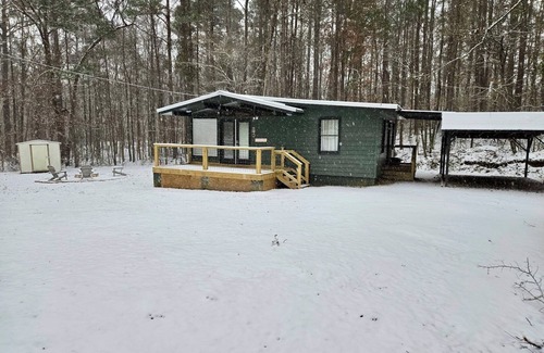 Cataula Cabin | Cozy Cabin Near Callaway Gardens
