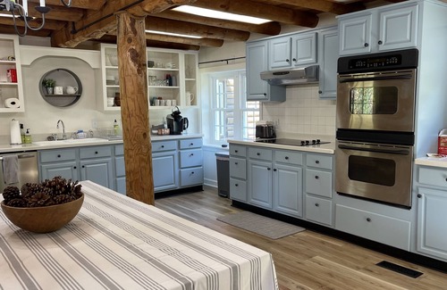 Louisville Cabin | Cozy Cabin near Knoxville