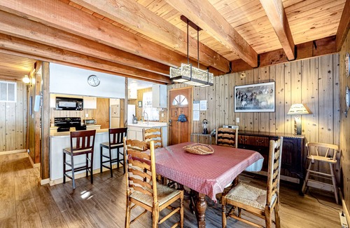 Truckee Ski Chalet | Cozy Cabin near Slopes with Spectacular Starry Skies