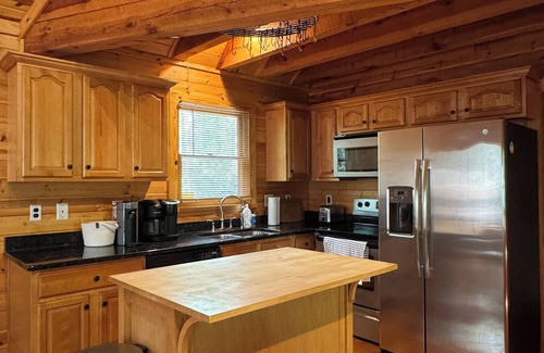 Cleveland Cabin | Cozy Cabin near Table Rock and Caesar's Head
