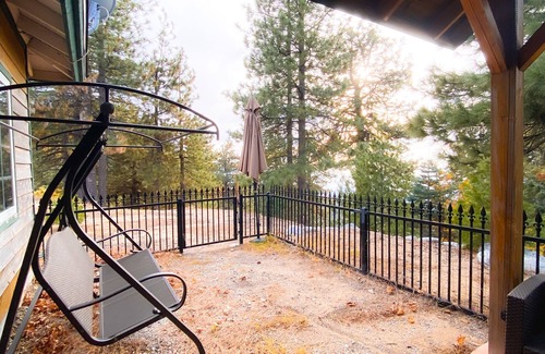 Running Springs Cabin | Cozy cabin near Snow Valley ski resort and Santa's Village