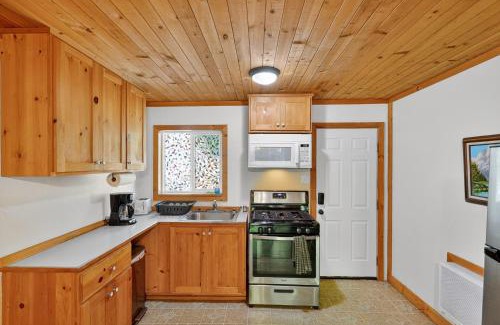 Cobb House | Cozy Cabin Near Wineries, Harbin Hot Springs cabin