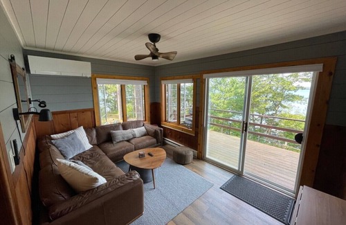 Northwoods Beach Cabin | Cozy cabin on beautiful clear Grindstone Lake