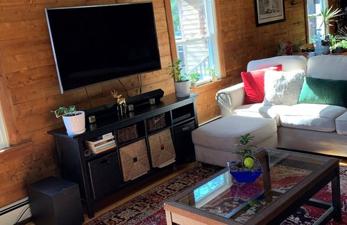 Barrington Cabin | Cozy Cabin on Private Lakeside Beach