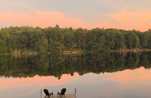 Barrington Cabin | Cozy Cabin on Private Lakeside Beach