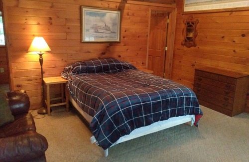 Cornell Cabin | Cozy Cabin on the River