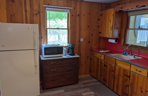 Mayfield Cabin | Cozy Cabin Overlooking Fife Lake