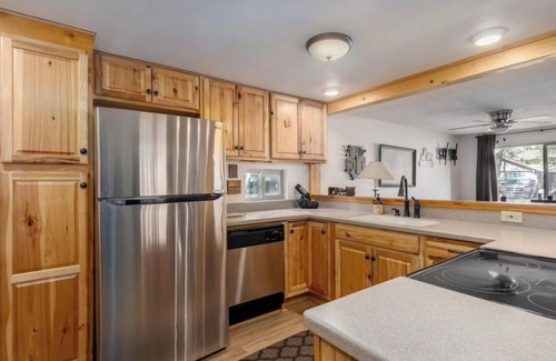 Munds Park Cabin | Cozy Cabin Retreat in Munds Park