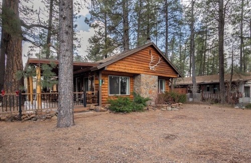 Munds Park Cabin | Cozy Cabin Retreat in Munds Park
