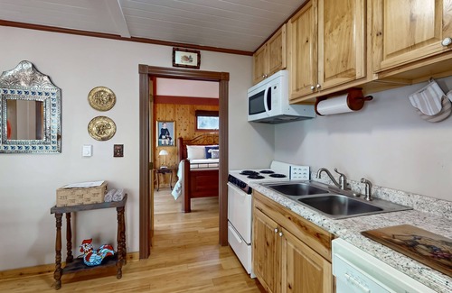 Boone Cabin | Cozy cabin retreat, private setting, surrounded by nature