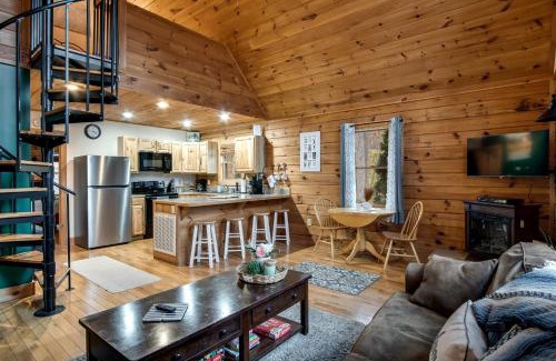 Bryson City House | Cozy Cabin Retreat: Tiny Trotter