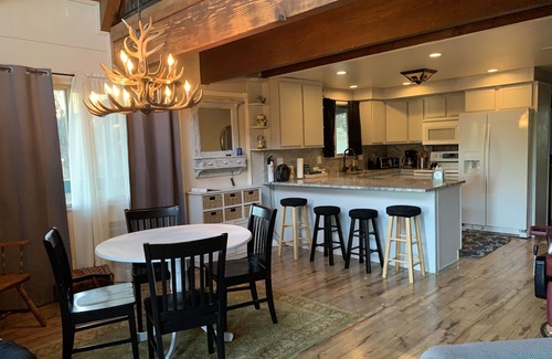 Frazier Park Cabin | Cozy Cabin Retreat Great Fresh breeze Fully fenced