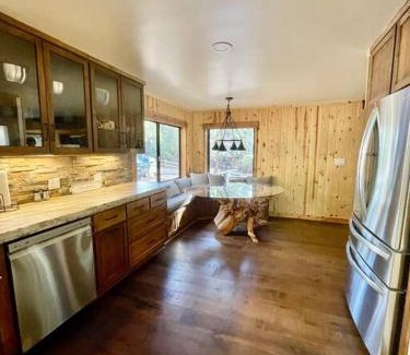 Camp Nelson Villa | Cozy Cabin Retreat