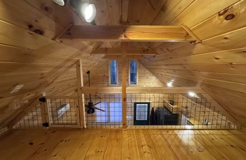 Murphy Cabin | Cozy Cabin Retreat: Your Peaceful Getaway Awaits