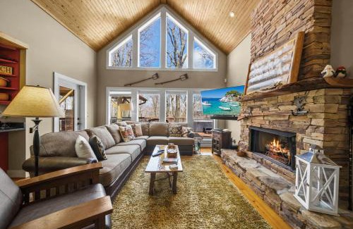 Charter Hills House | Cozy Cabin