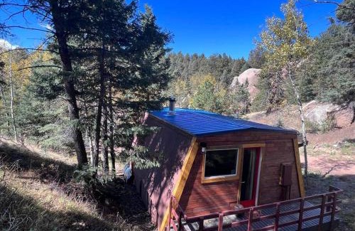 Florissant House | Cozy Cabin