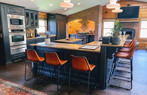 Staatsburg House | Cozy Cabin w/Heated Pool, Hot Tub and Open Fields